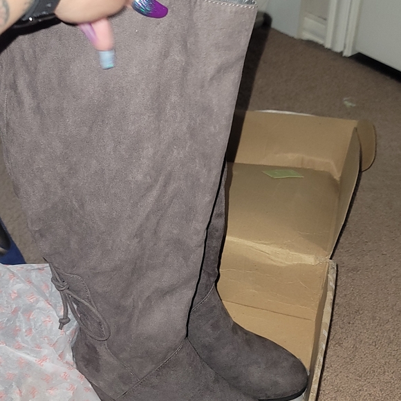 Grey boots - Picture 4 of 8